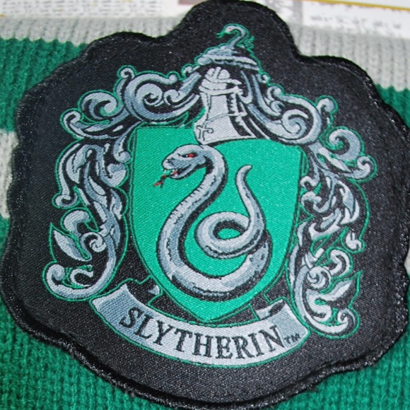 Wizarding World Harry Potter Slytherin Scarf Cosplay Halloween Costume New - Picture 3 of 3